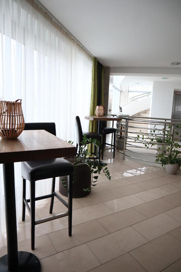 Hotel And Park Divoka Voda Bratislava Extérieur photo
