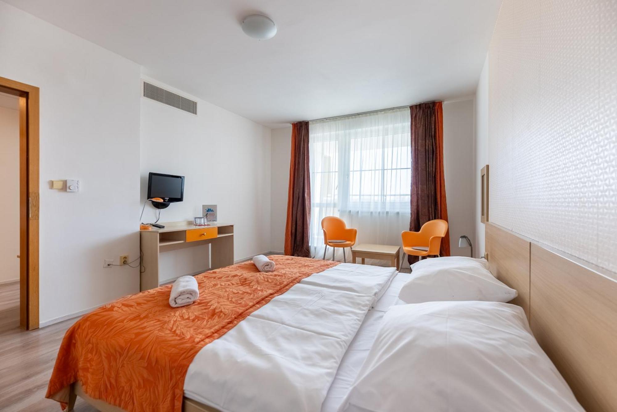 Hotel And Park Divoka Voda Bratislava Extérieur photo